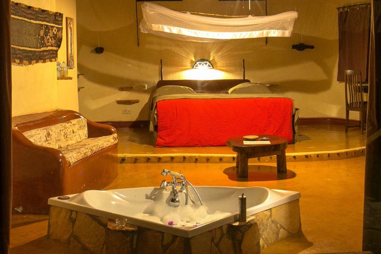 The Haven Hotel Jinja Bagian luar foto