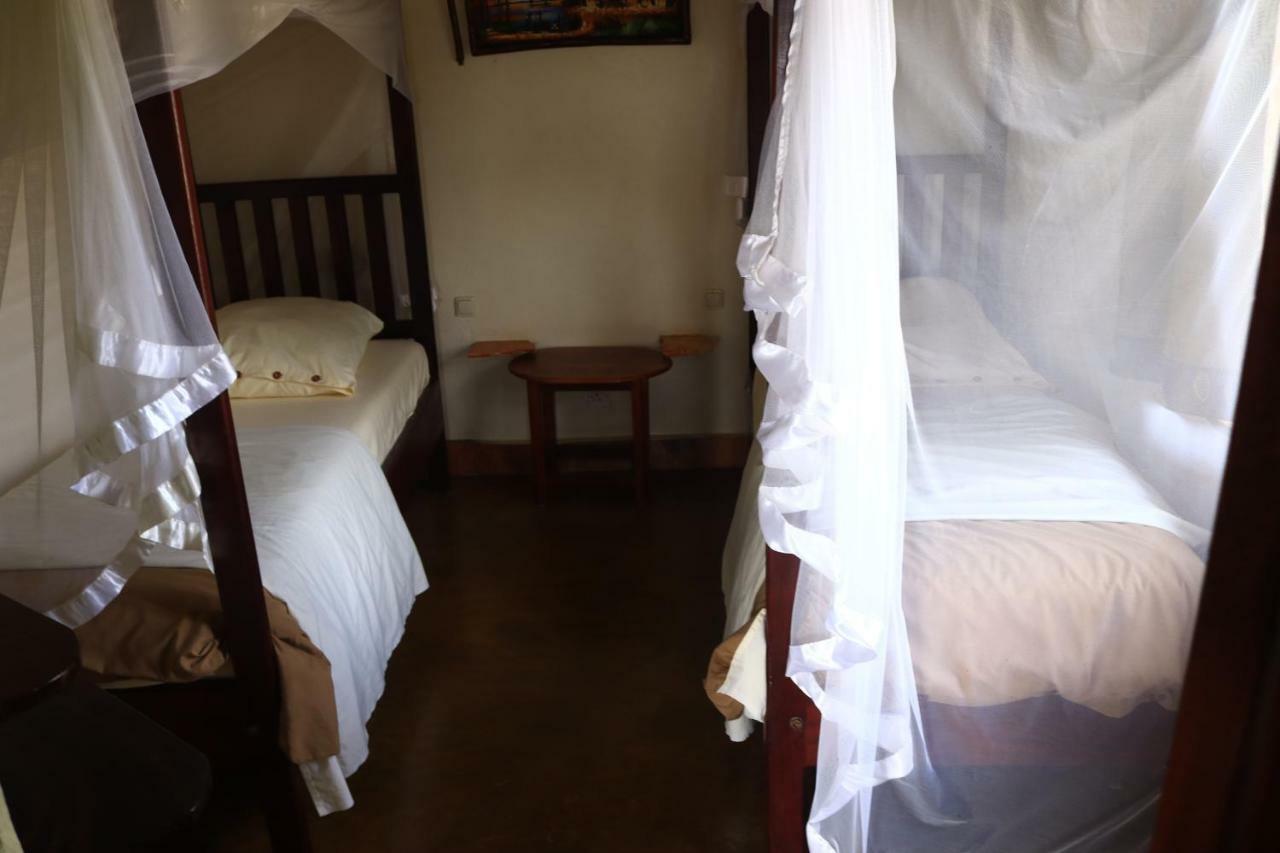 The Haven Hotel Jinja Bagian luar foto