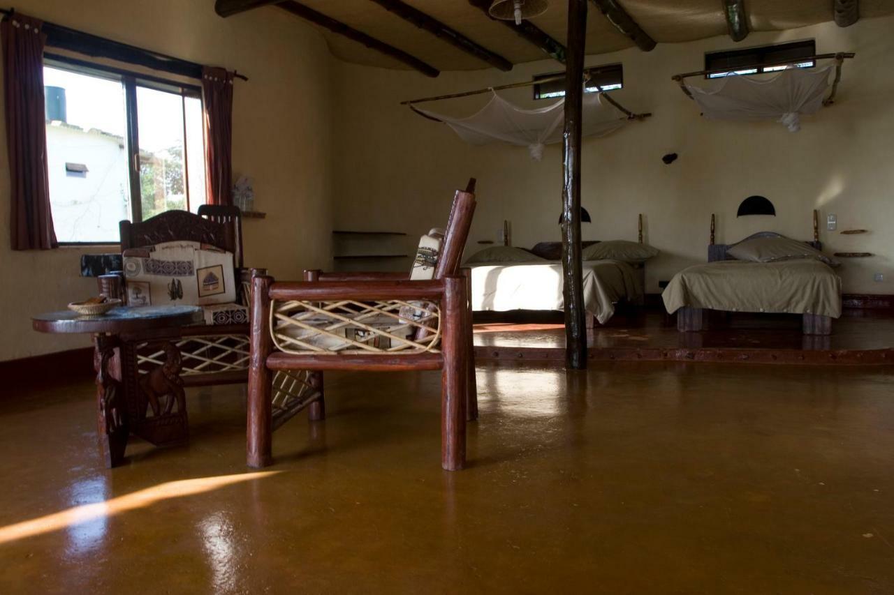 The Haven Hotel Jinja Bagian luar foto