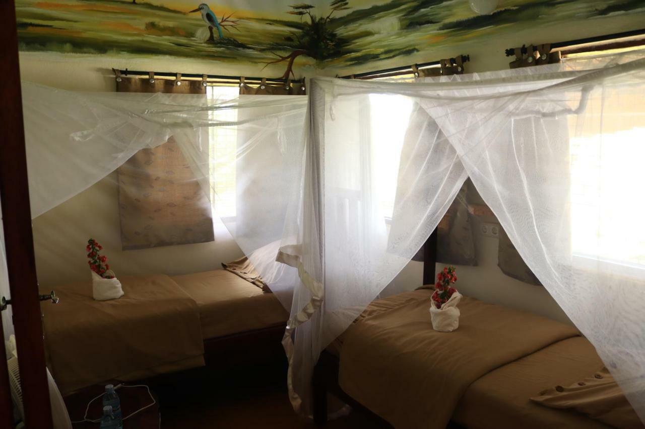 The Haven Hotel Jinja Bagian luar foto