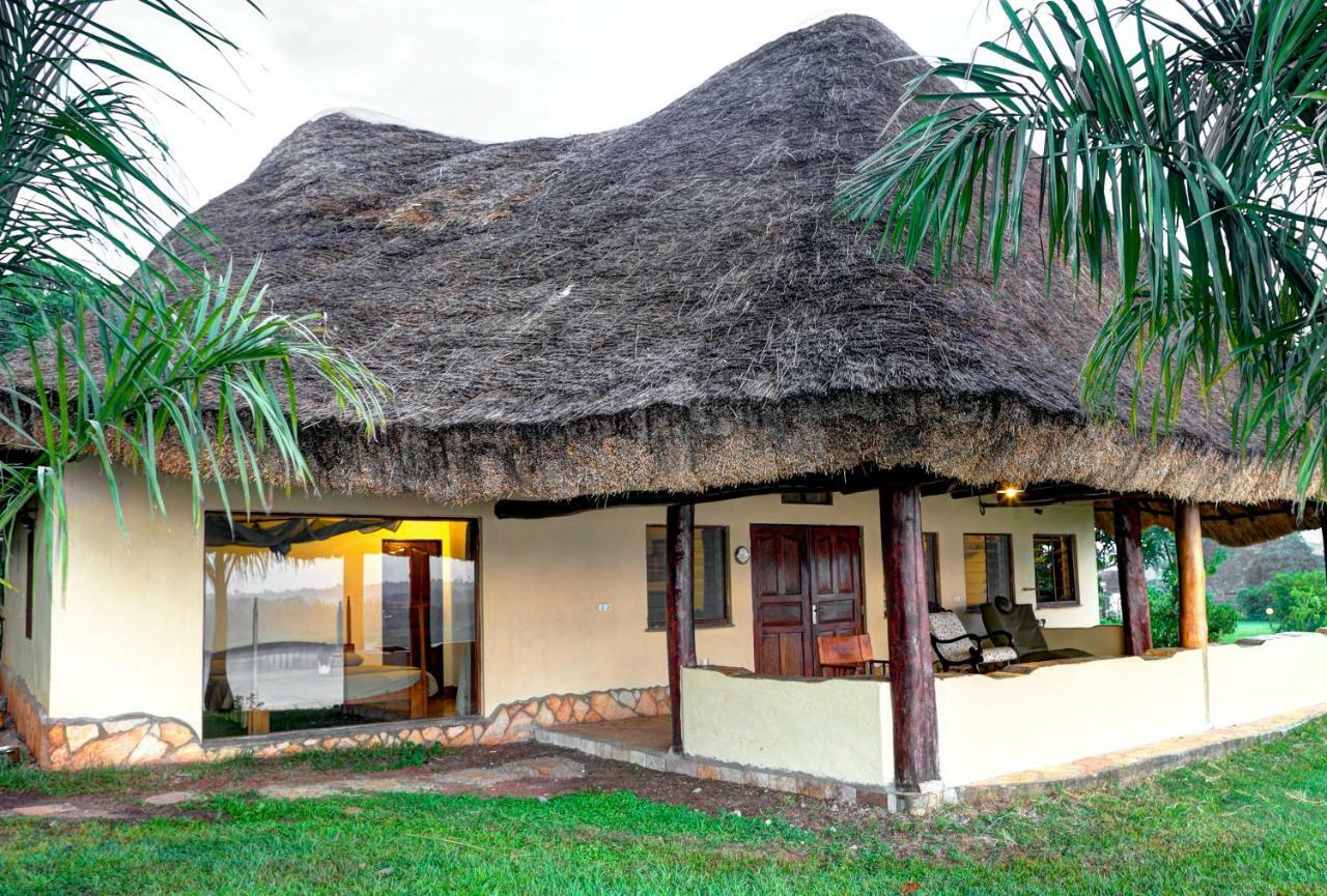 The Haven Hotel Jinja Bagian luar foto