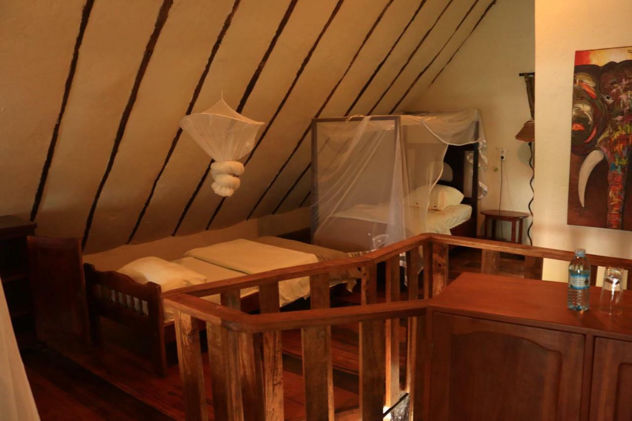 The Haven Hotel Jinja Bagian luar foto
