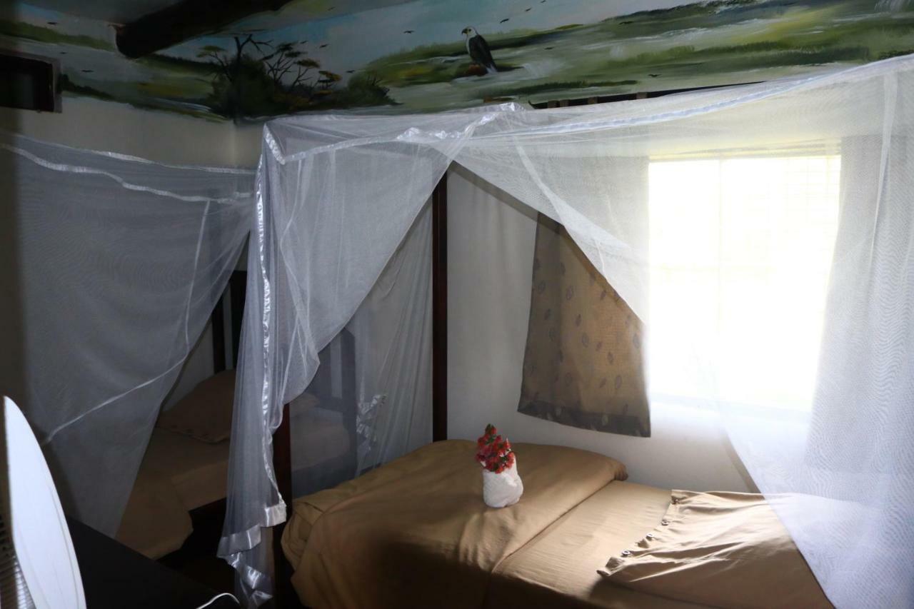 The Haven Hotel Jinja Bagian luar foto