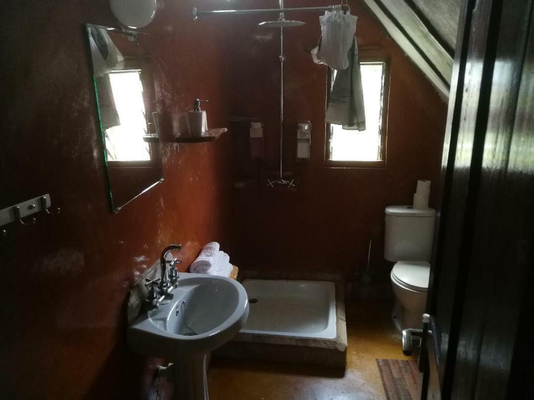 The Haven Hotel Jinja Bagian luar foto