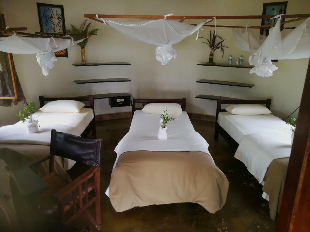 The Haven Hotel Jinja Bagian luar foto