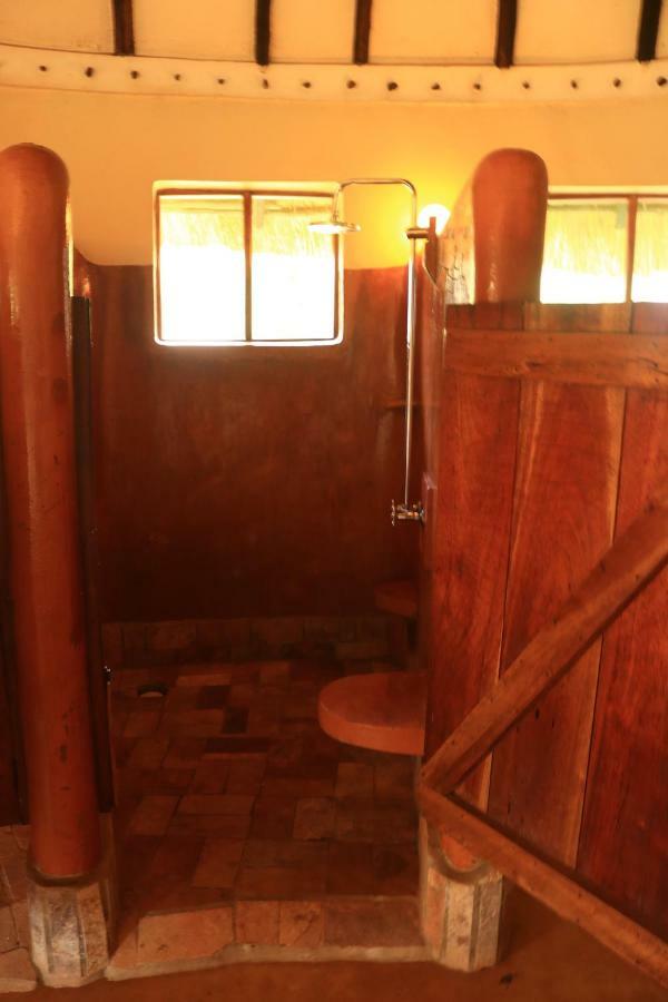The Haven Hotel Jinja Bagian luar foto